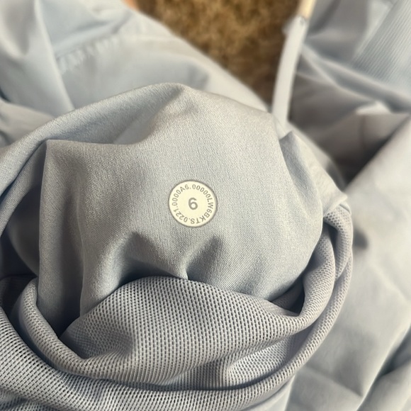 Lululemon Dance Studio Crop Size 6 - Picture 6 of 6